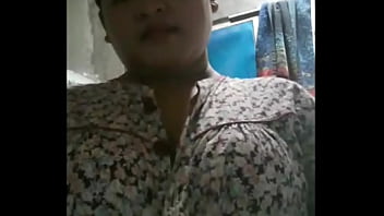 Filipino Milf Goes Wild On Live Cam