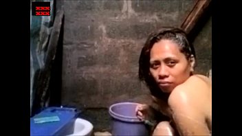 Filipina Cam Girl Bathing And Seducing With Nice Tits And Pussy On Display