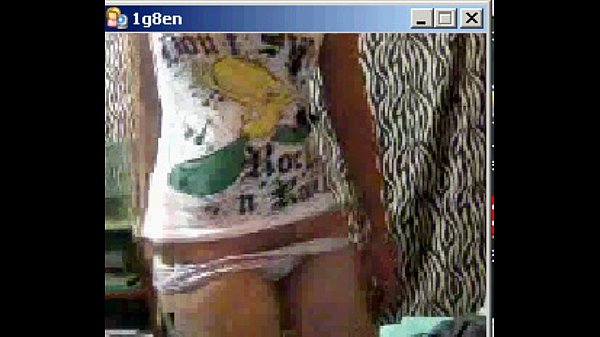 Hot Camfrog Babe Shows Off Her Sexy Curves