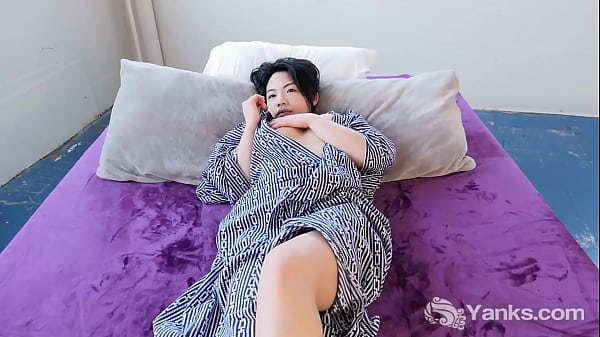 Filipina Fuck Doll Hope Gold Jilling Off For Yankee Cock