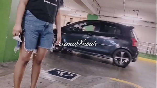 Filipina Quickie In The Parking Lot – Just A Quick Ride, So Public And Risky