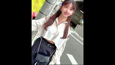 フィリピンと日本のハーフ、18才の雑誌モデルが魅せるエロいカラダと甘い吐息